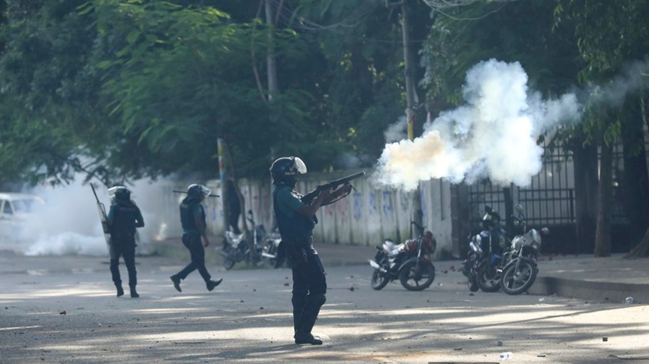 Bangladesh Security Forces Fire Bullets and Sound Grenades as Protests over  Government Jobs Escalate | Republic World