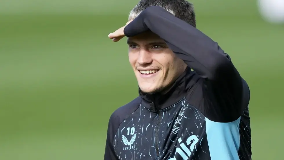 Bayer Leverkusen's Florian Wirtz injures ankle on Germany duty Bayer Leverkusen’s Florian Wirtz injures ankle on Germany duty