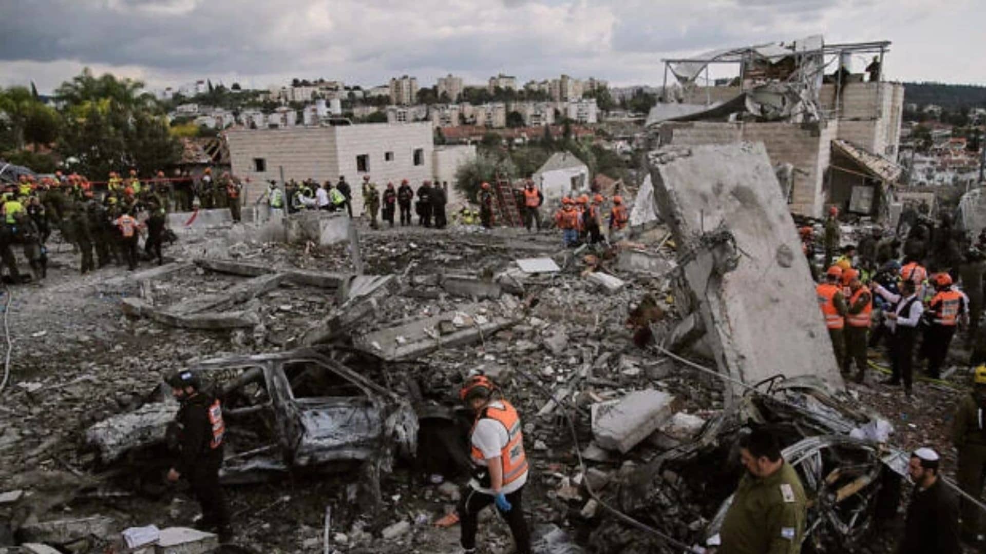 इमारतें ध्वस्त, कई लोगों की मौत... ईरानी अटैक के सामने इजरायली आयरन डोम ने फिर टेके घुटने! बेत शेमेश में कैसे घुसी मिसाइल?