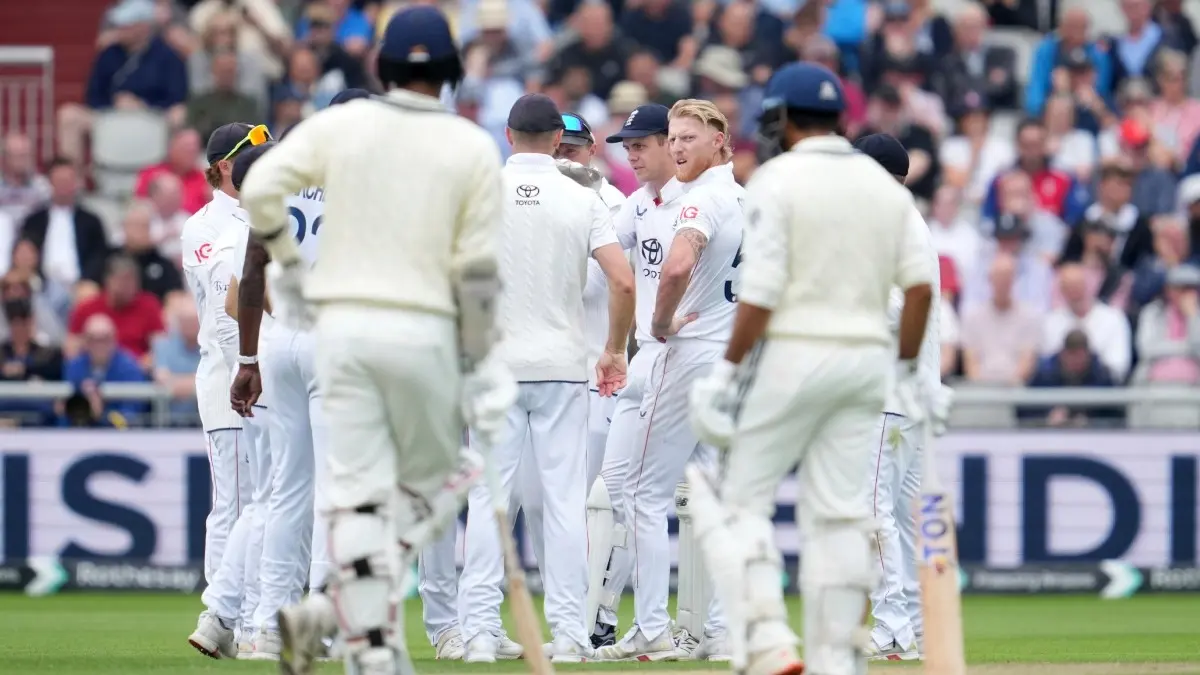 Ben Stokes and his English team during the Manchester Test