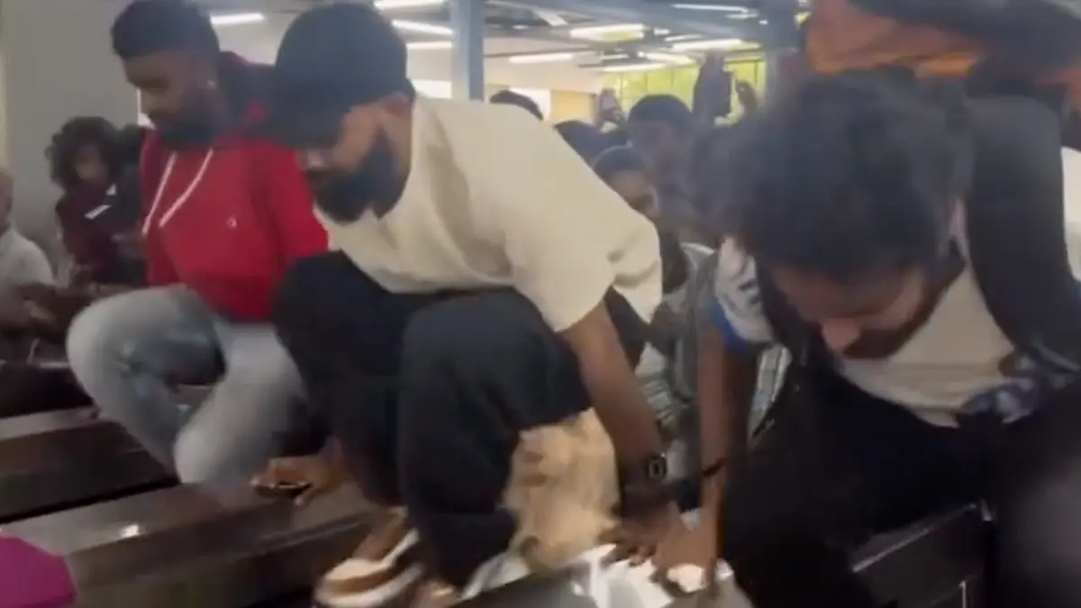 Bengaluru metro station crowd