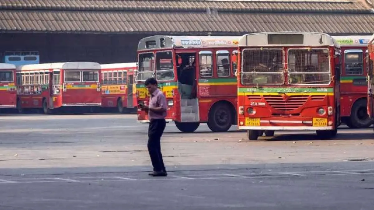 Maharashtra Govt Suspends State Bus Services To Karnataka After Attack on MSRTC Bus Maharashtra Govt Suspends State Bus Services To Karnataka After Attack on MSRTC Bus