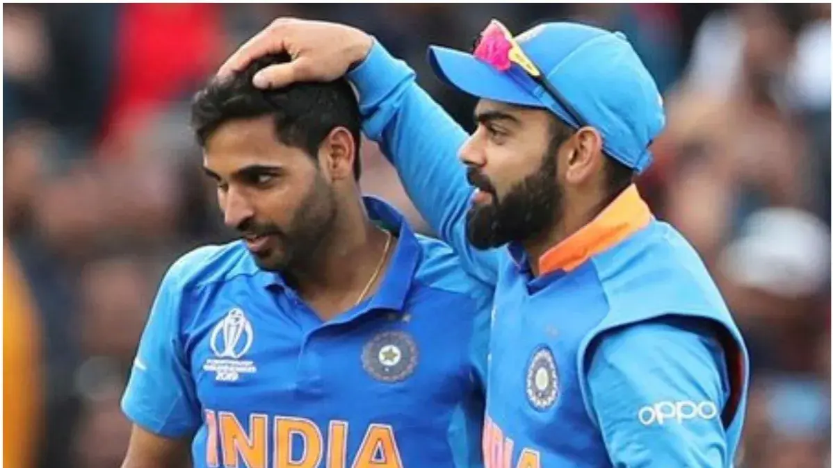 Bhuvneshwar Kumar Gets A Hat-trick After RCB Buys Him For 10.75 Crore In IPL 2025 Auction Bhuvneshwar Kumar with Virat Kohli