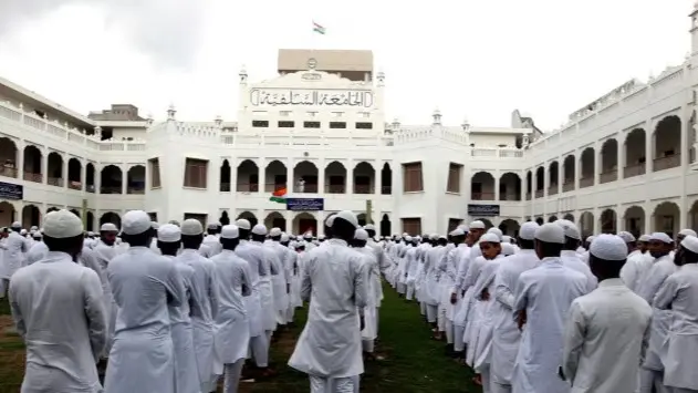 Madhya Pradesh Protest against Waqf Bill during Friday prayers, clashes in Raisen mosque