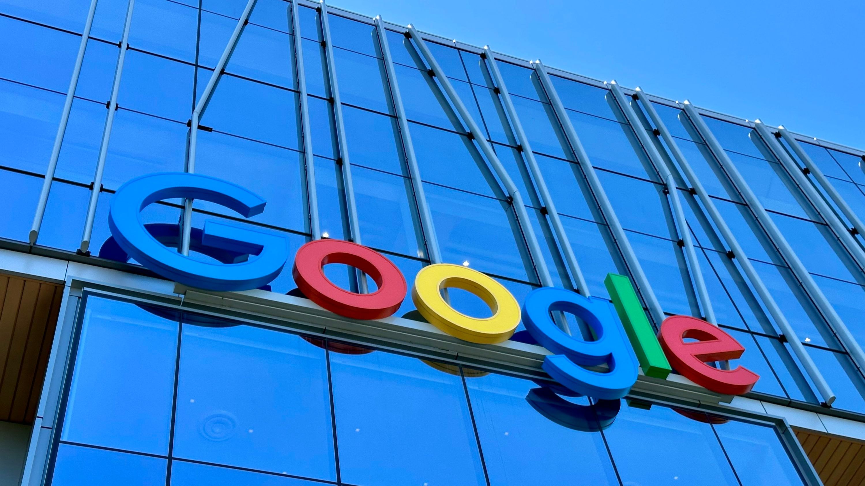 Google antitrust case: Judge lets Google keep its Play Store closed to ...