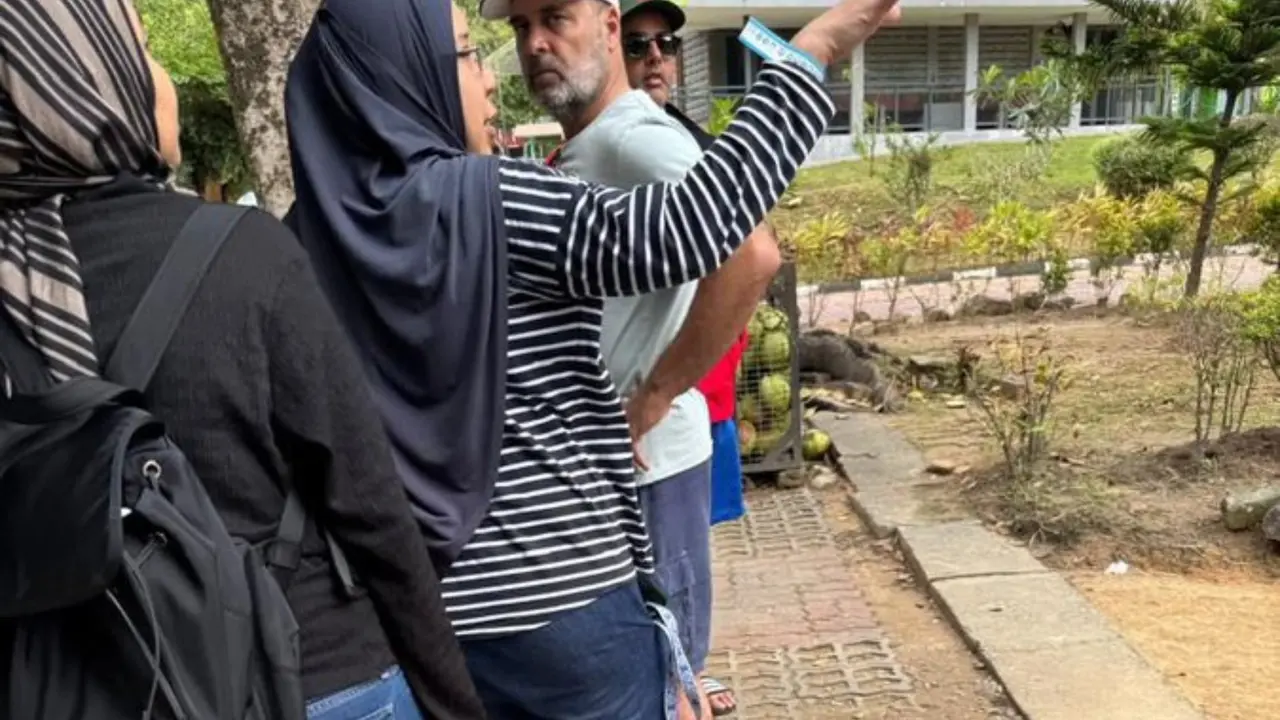 BJP ridicules Rahul Gandhi's Malaysia trip