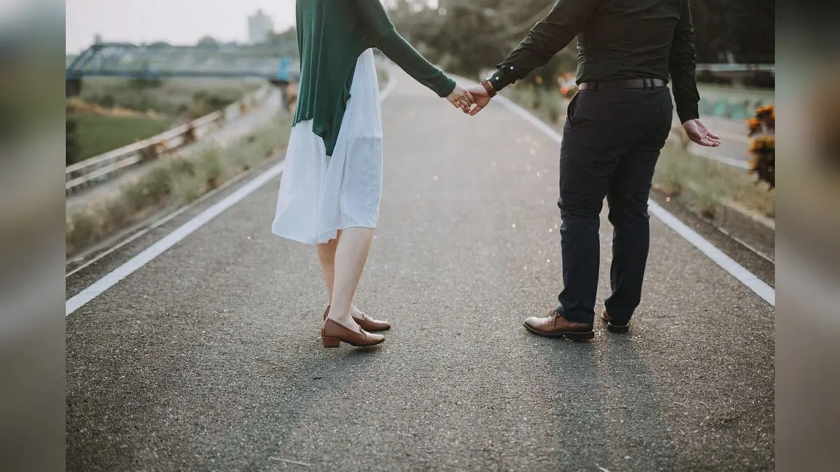 Blind Dates at Cubbon Park? BookMyShow Under Fire Over ‘Blind Date’ Event in Bengaluru’s Iconic Green Space Blind Dates in Cubbon Park? BookMyShow Under Fire Over ‘Blind Date’ Event in Bengaluru’s Iconic Garden