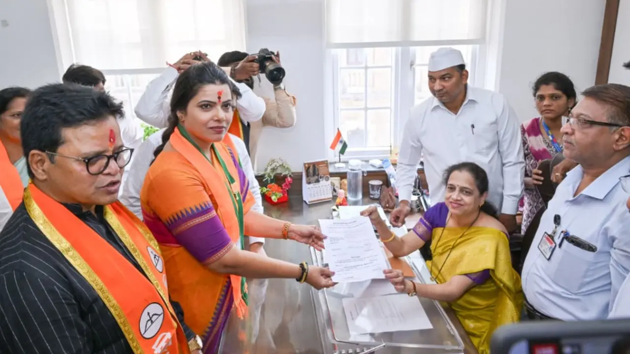 BMC Mayor: रितु तावड़े होंगी मुंबई की अगली मेयर, पहली बार BJP संभालेगी कमान, शिवसेना के संजय शंकर घाड़ी बनेंगे BMC के डिप्टी मेयर BMC Mayor