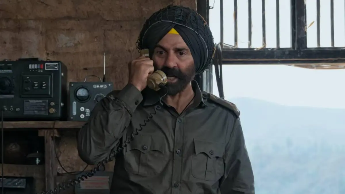 Border 2 Box Ofiice Collection: 300 करोड़ पार करने के बाद सुस्त पड़ी सनी देओल की फिल्म Border 2, चौथे सोमवार को कमाए बस इतने लाख Border 2