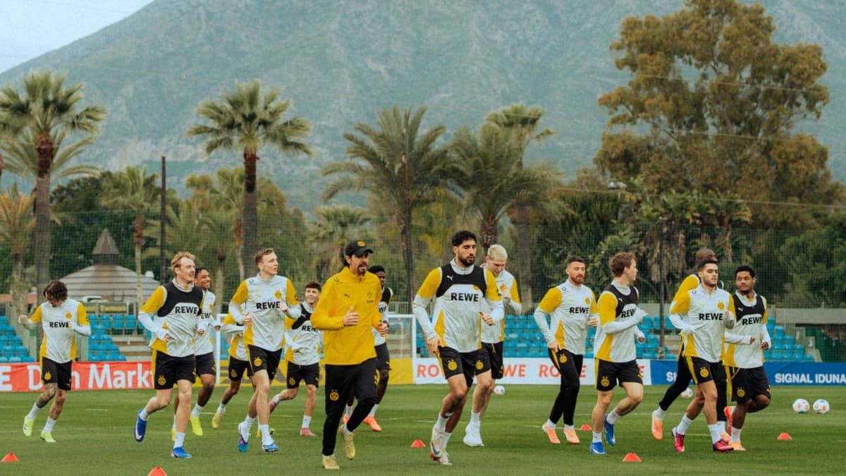 Borussia Dortmund players during practice