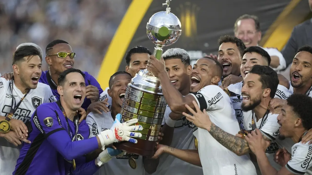 10 Men Botafogo Win Maiden Copa Libertadores Title, Beat Atletico Mineiro 3-1 Botafogo