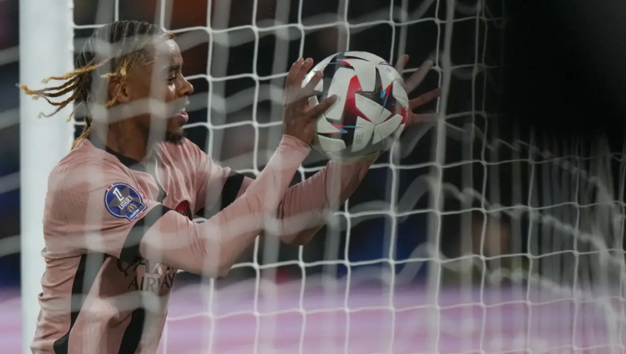 Barcola scores twice as PSG extends unbeaten run in France with 3-1 win over Rennes Bradley Barcola