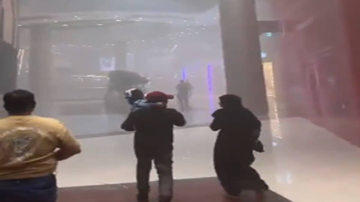 Breaking: Massive Fire Rips Through Food Court Area Of Mumbai's Phoenix Mall