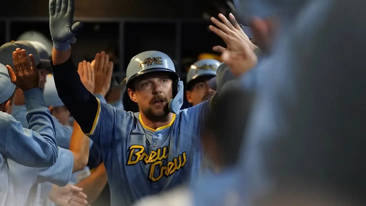 Rhys Hoskins' grand slam in 1st inning sparks Milwaukee Brewers to 8-4 victory over NewYork Mets Brewers to 8-4 victory over Mets