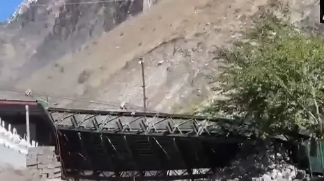 उत्तराखंड: गोविंदघाट से हेमकुंड साहिब गुरूद्वारे को जोड़ने वाला पुल भूस्खलन से क्षतिग्रस्त Bridge damaged by landslide