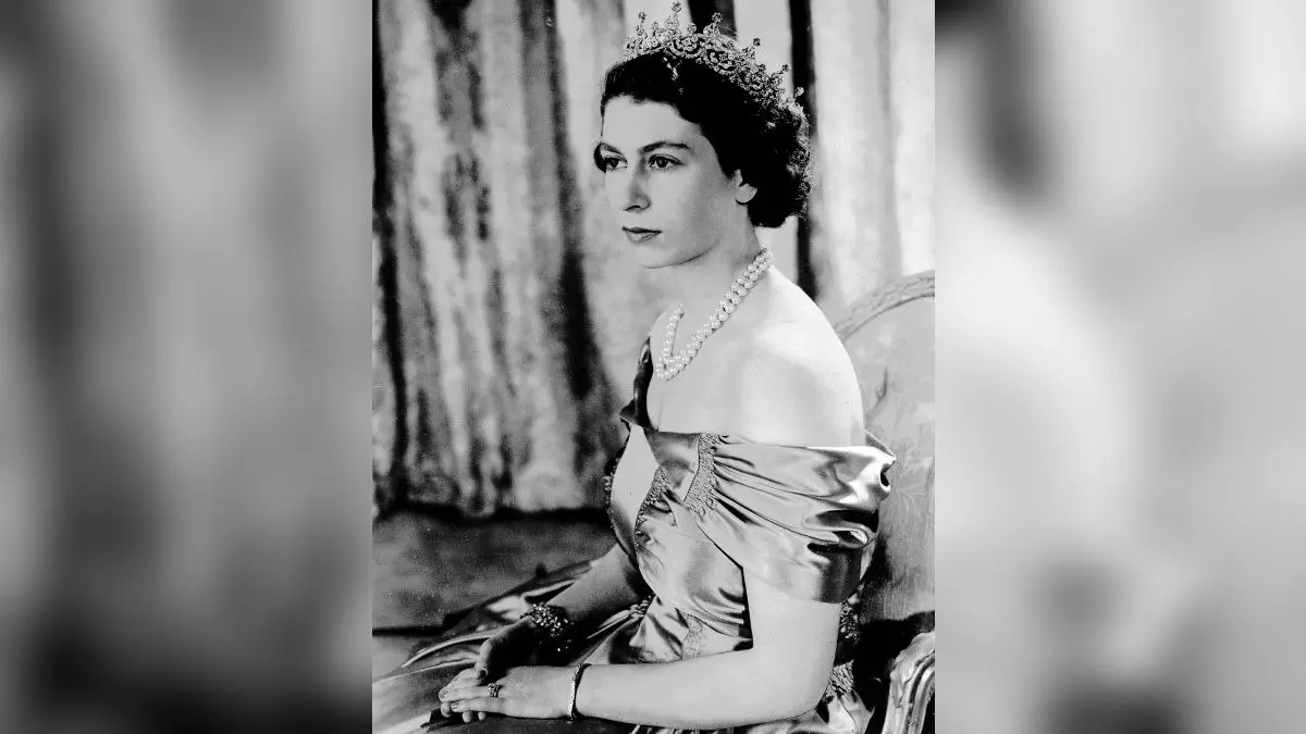 Buckingham Palace Will Stage The Largest-Ever Display Of Queen Elizabeth II’s Fashion Next Year