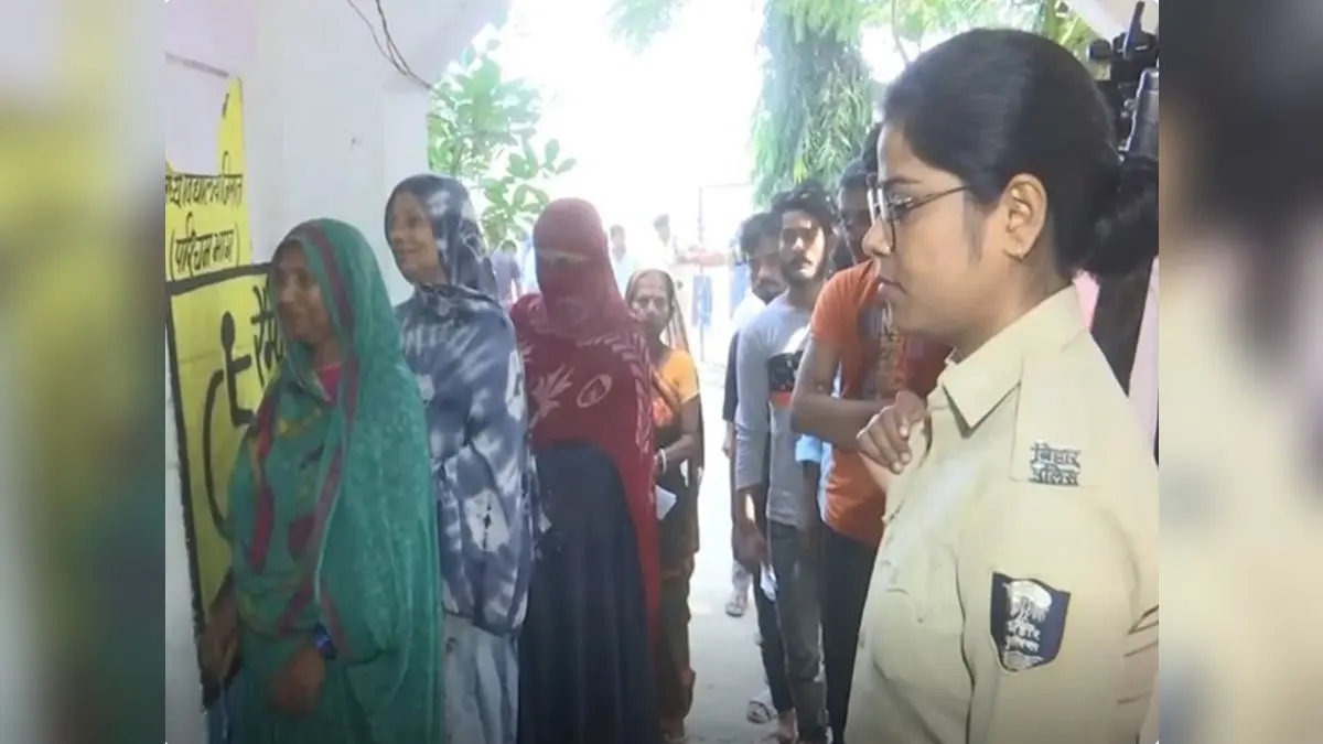 Burqa-Clad Women Welcome EC Initiative To Confirm ID Of Voters, Say 'Vote Chori Can Be Stopped'