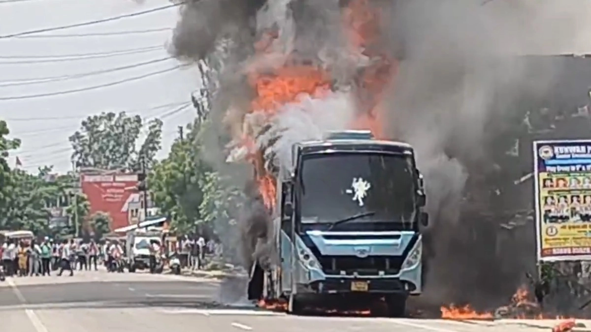 Exploding Bus Watch: Bus Bursts Into Flames on UP Highway Due to Fuel Leak, 14 ...