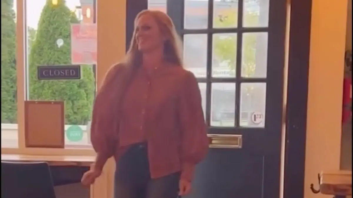 Cafe, customers, red carpet