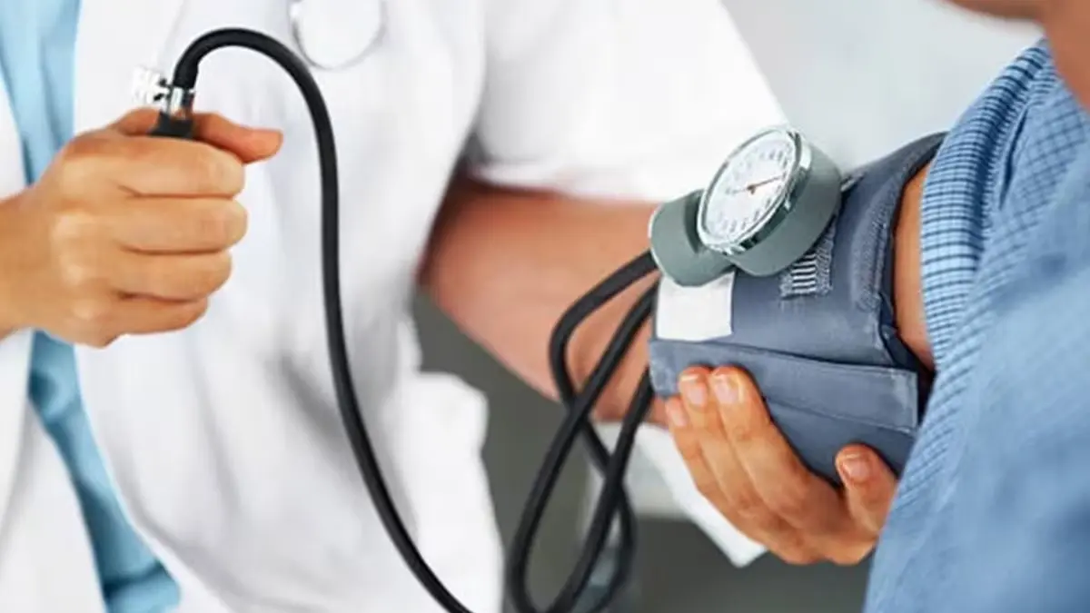 उत्तर प्रदेश: एनपीए लेने के बावजूद निजी प्रैक्टिस करते पाए गए 17 सरकारी चिकित्सकों के खिलाफ कार्रवाई चिकित्सकों के खिलाफ कार्रवाई