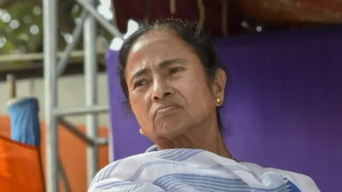 Mamata Government Lifts 116-Year-Old Ban, Amends 1909 Excise Act, Sparking Concerns Over Women's Safety Calcutta High Court slammed Mamata Govt over its failure to expand a 10-bed PHC constructed in 1976