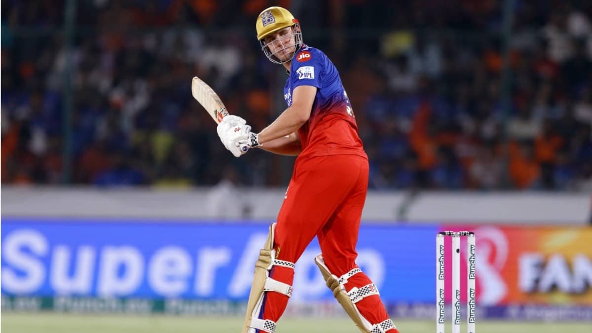 Cameron Green in action for RCB in IPL 2024