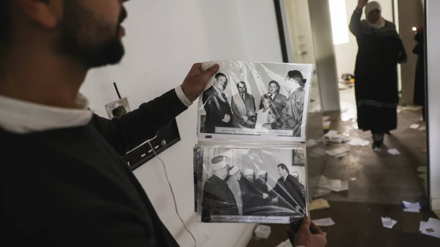 Candid Photos of Syria’s Assad Expose a World Beyond the Carefully ...