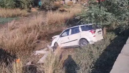 Driver crashes car through toll plaza barrier in UP