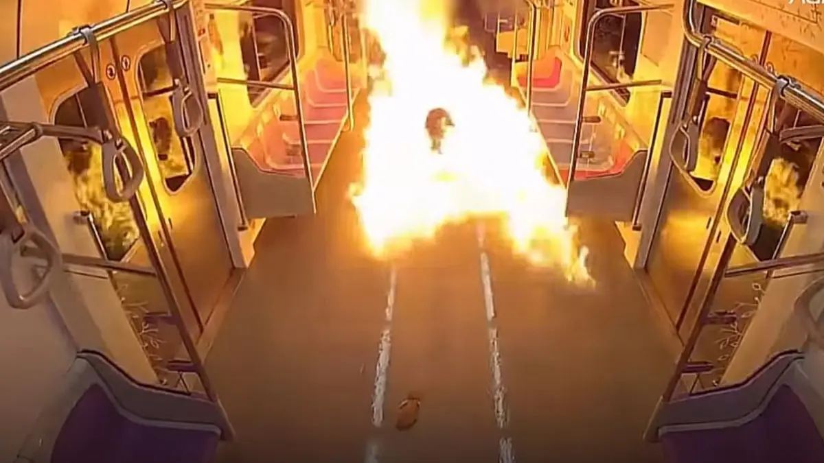 CCTV Shows Metro Carriage Set on Fire in South Korea