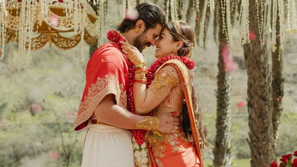 Wedding Of Virosh: Samantha Ruth Prabhu, Kriti Sanon, Nani, Ayushmann Khurrana And Other Celebs Shower Newlyweds Rashmika Mandanna-Vijay Deverakonda With Wishes Celebs Wish Virosh
