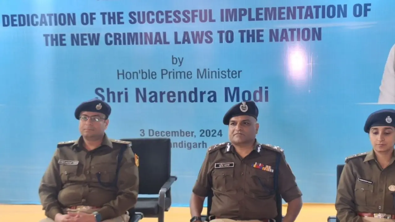 Chandigarh DGP Surender Yadav (Centre)