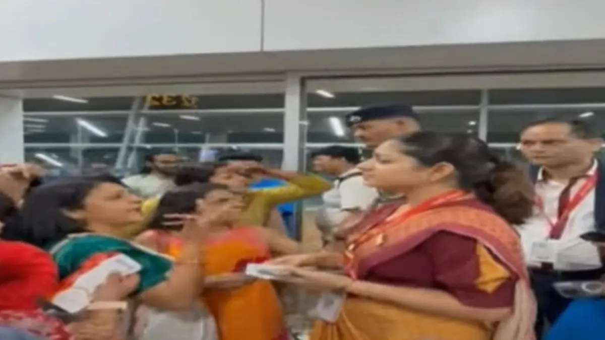 Chaos Erupts at Vadodara Airport Over Air India Plane Delay