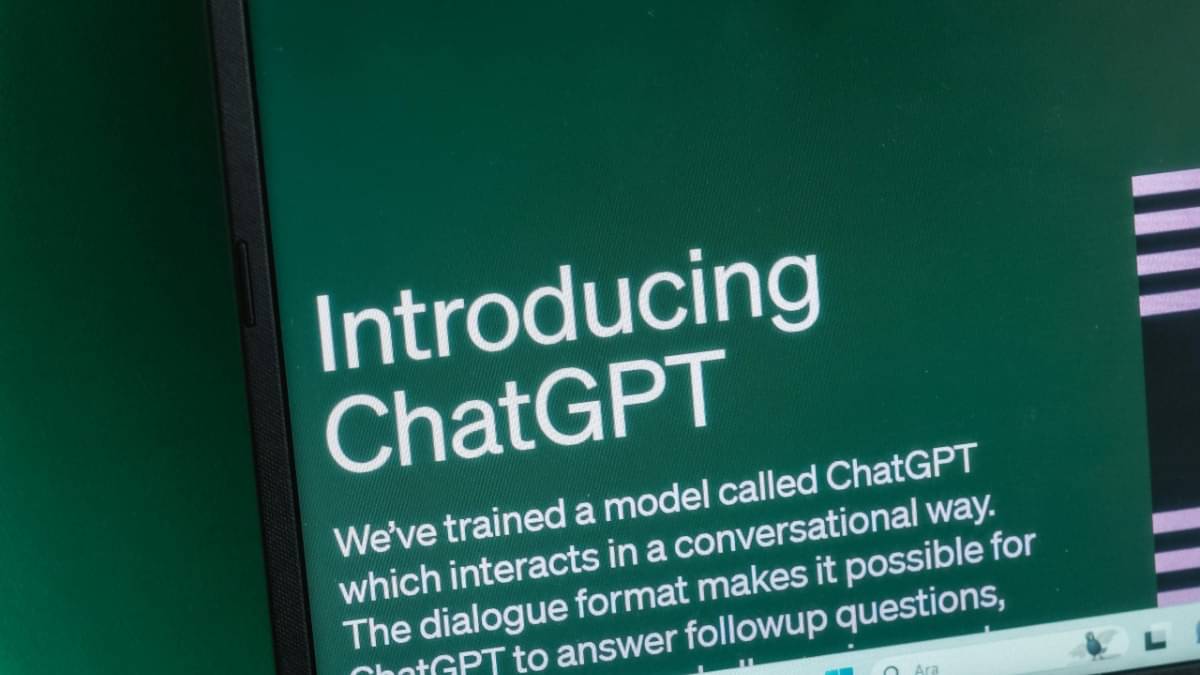 Study Finds ChatGPT is Making You Dumb, Here's How to Remain Smart by Never Using ...