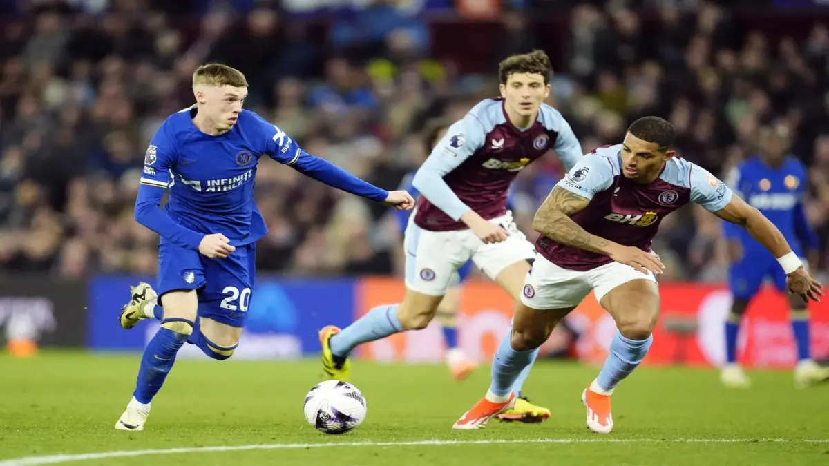 Chelsea star Cole Palmer in action agvainst Aston Villa