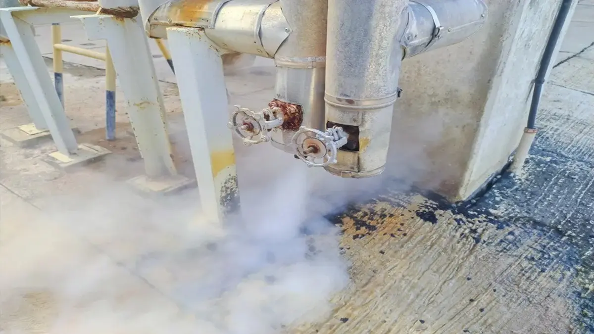 Chemical Leak Reported In Mumbai’s Andheri Building: 1 Dead, 2 Fighting For Life Chemical Leak Reported In Mumbai’s Andheri Building: 1 Dead, 2 Fighting For Life