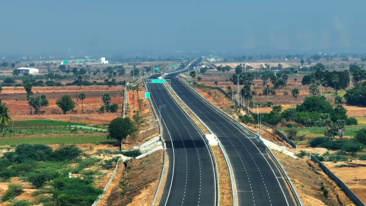 Chennai-Surat Expressway is India's second longest expressway.