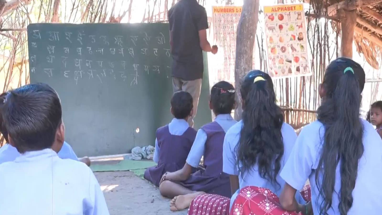 Chhattisgarh: Children in Naxal-Hit Sukma Attend Classes in Makeshift School for First Time