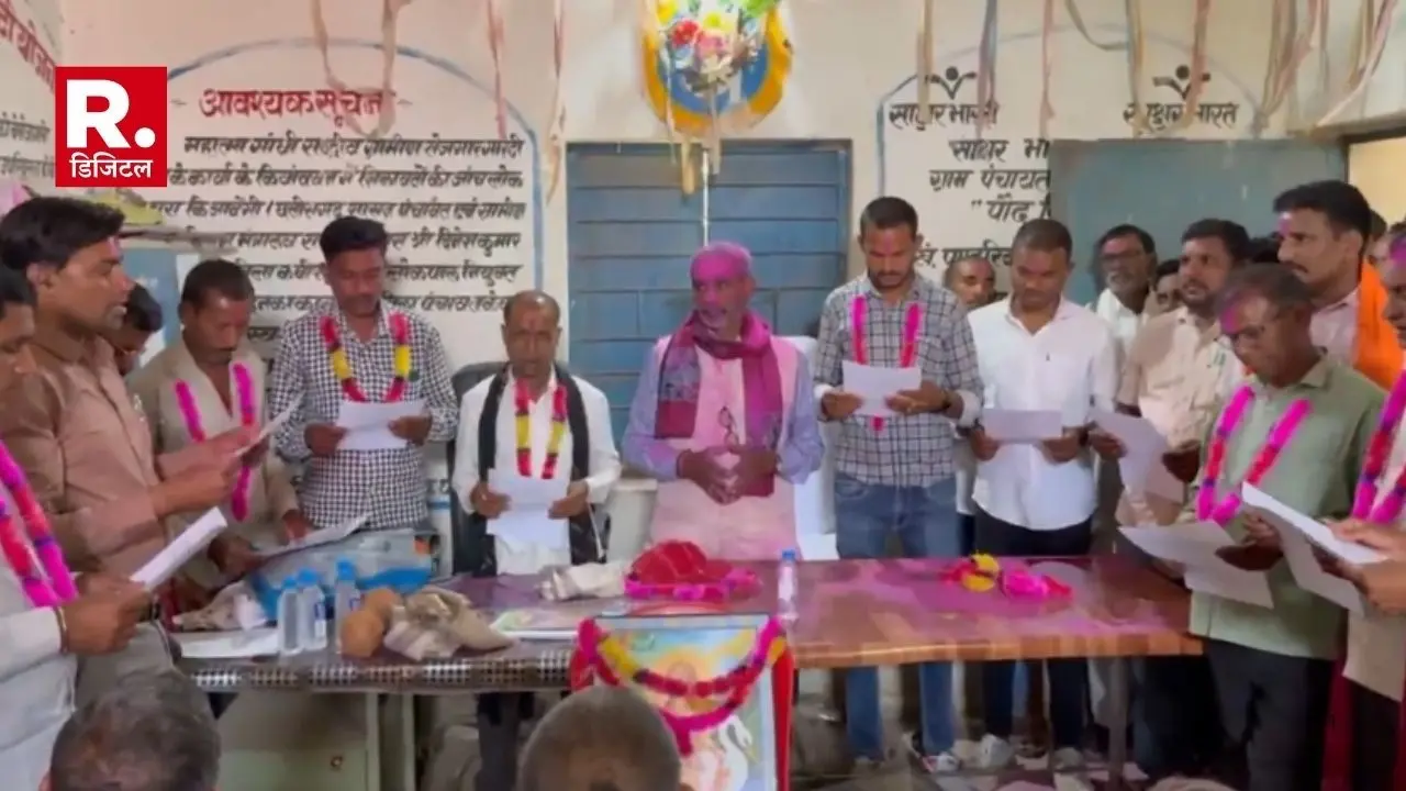 छत्तीसगढ़: कबीरधाम में छह महिला पंचों की जगह उनके पतियों ने शपथ ली, जांच के आदेश Chhattisgarh news, Kabirdham, Panchayat Sachiv Viral Video