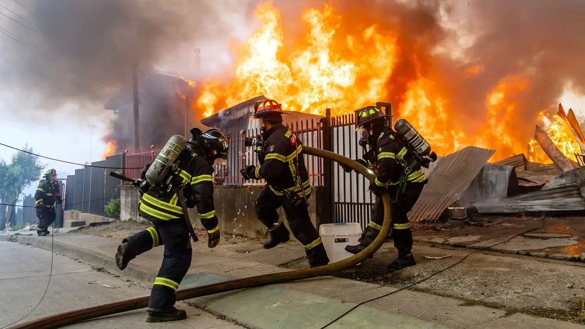 Chile Declares State Of Emergency As Wildfires Kill 18, Destroy Homes Chile Declares State Of Emergency As Wildfires Kill 18, Destroy Homes