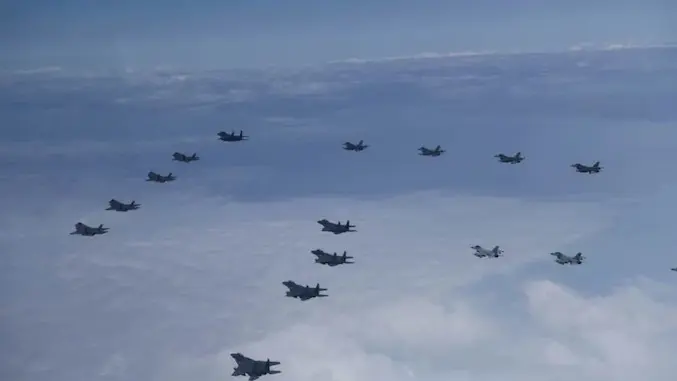 20 Chinese Aircraft Spotted Near Taiwanese Air Defense Identification Zone Chinese aircraft