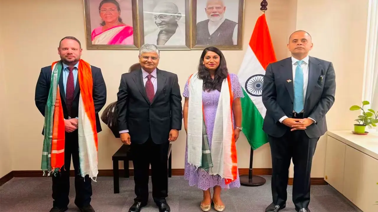 Chinese School to Teach Hindi: India's Envoys Felicitate Educator