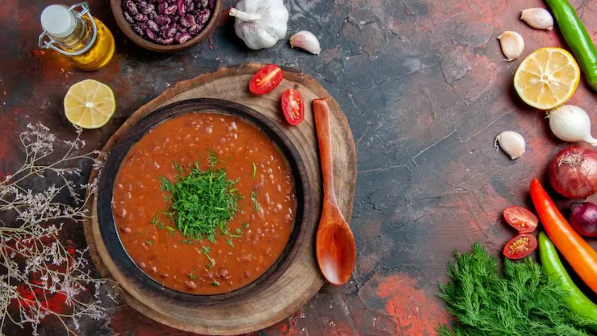 Chukandar Gajar Tamatar Soup
