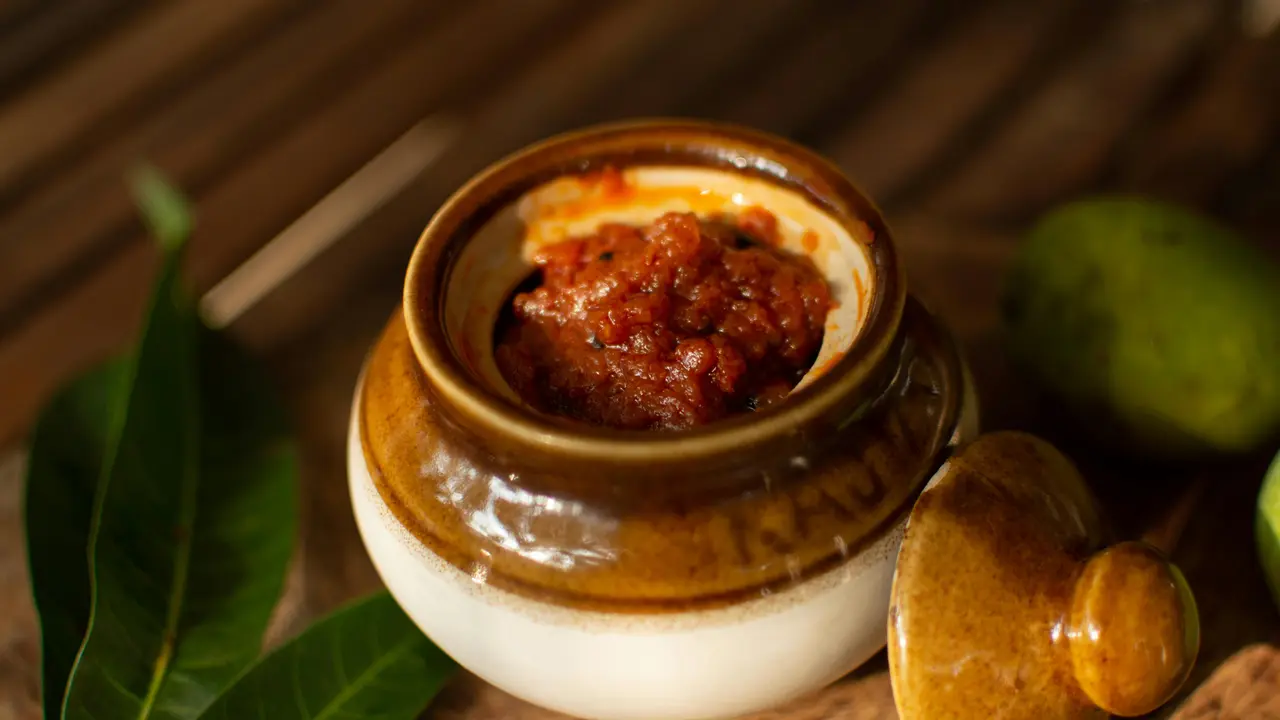 Whip Up Iconic Indian Chutneys At Home To Pair With Your Favourite Snacks This Monsoon Chutney