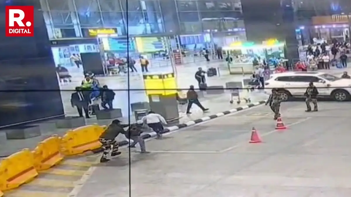 CISF’s Quick Action Stops Knife Attack and Prevents Major Crime at Bengaluru Airport | WATCH