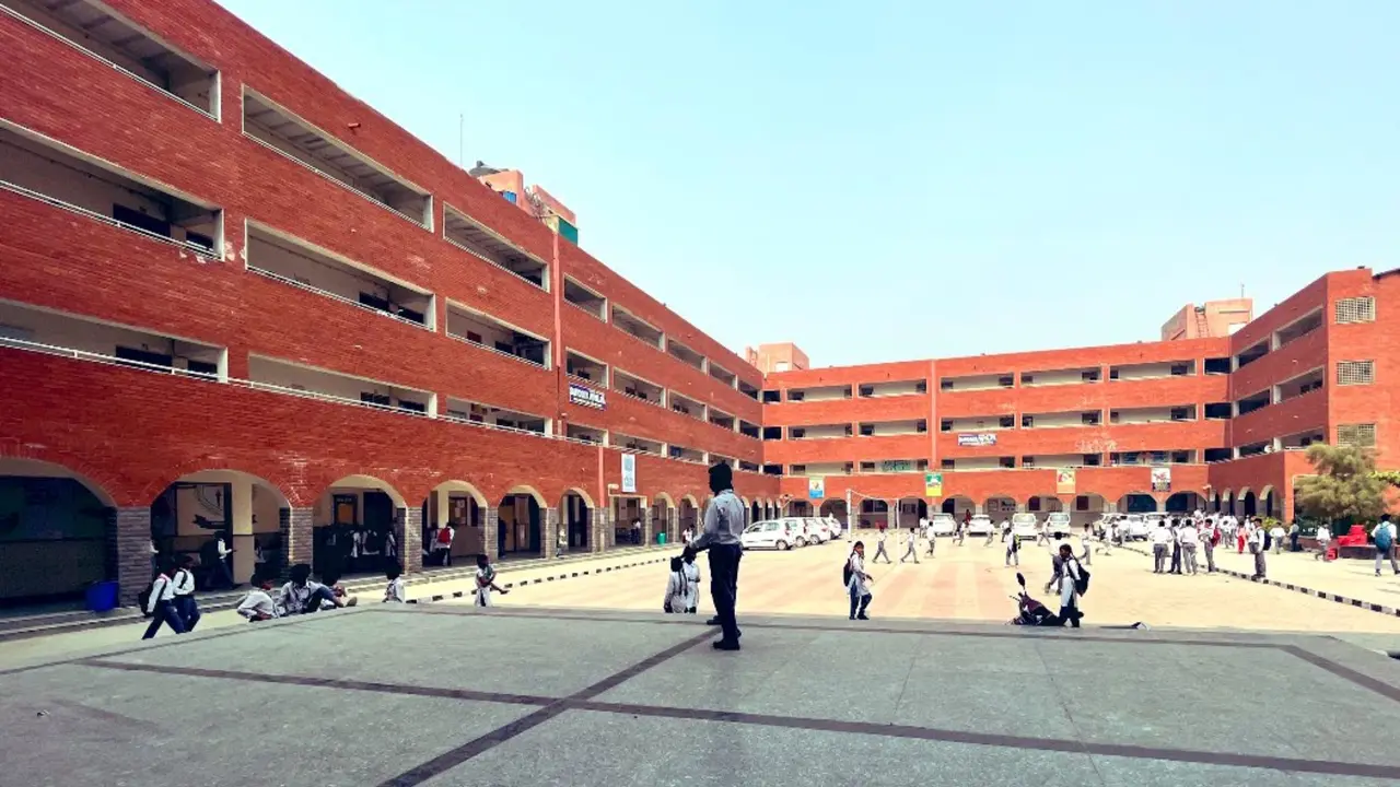 Clarence School received a bomb threat via email.