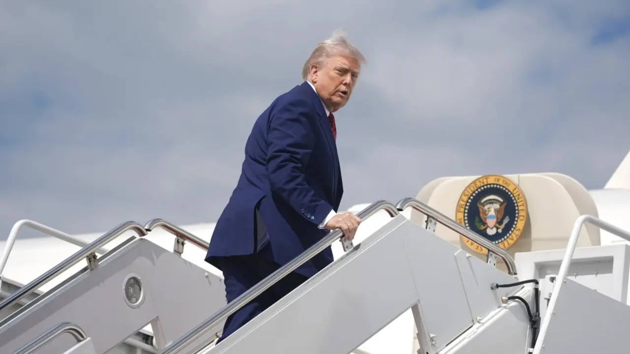 Close Encounter For Trump's Air Force One