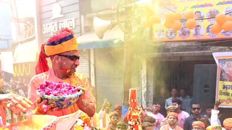 CM Yogi Adityanath Celebrates Holi