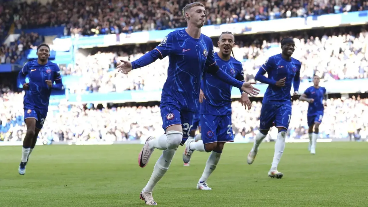 Cole Palmer celebrates for Chelsea