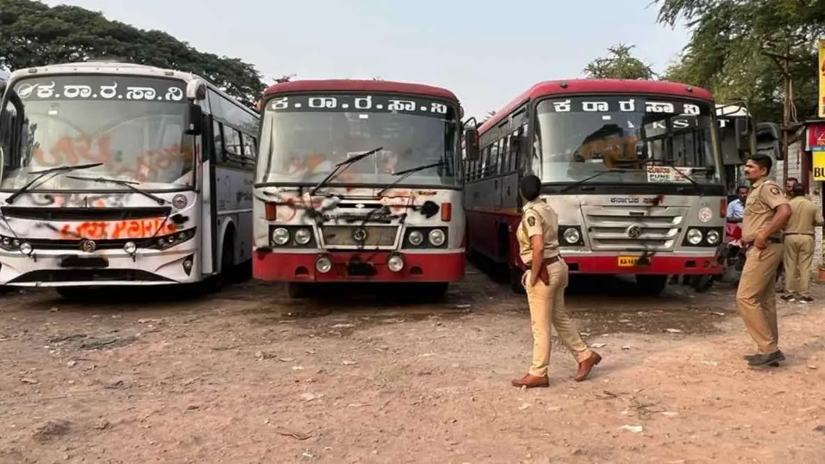 Karnataka Bus Conductor Assaulted For Not Speaking Marathi, Sena UBT Cadres Blacken Buses In Pune Conductor assaulted for not speaking Marathi, bus services suspended
