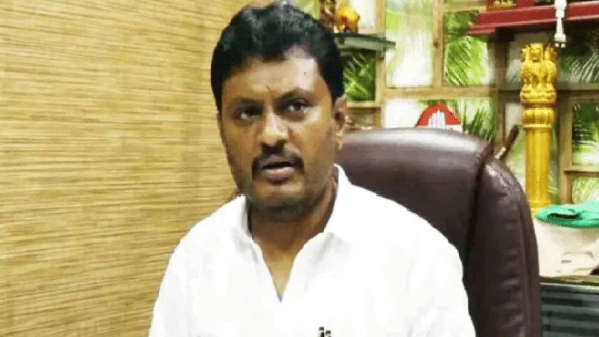 Congress MLA Basavaraj Lashes Out At Yathindra Siddaramaiah Over His Karnataka CM's 'Political Successor' Remark Congress MLA Basavaraj Lashes Out At Yathindra Siddaramaiah Over His Karnataka CM's 'Political Successor' Remark